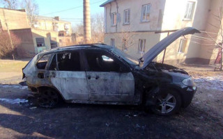 Сжег иномарку, чтобы отомстить — в Бердичеве посадили злоумышленника и обязали выплатить более 630 тысяч ущерба
