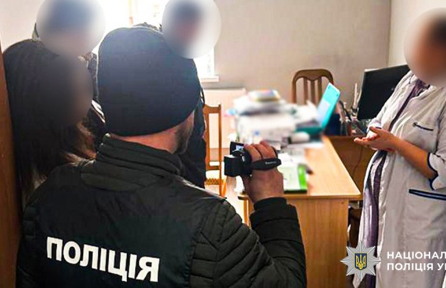 На Буковині судитимуть депутатку міськради, яка за гроші оформлювала «непридатність» до військової служби