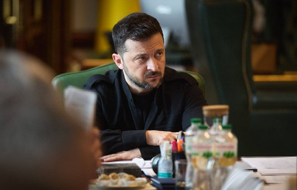 Владимир Зеленский распорядился усилить давление на теневой флот РФ и синхронизировать санкции Украины и партнеров