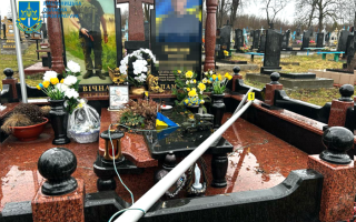 Несовершеннолетнего из Хмельницкой области, повредившего могилу военного, могут отправить в тюрьму