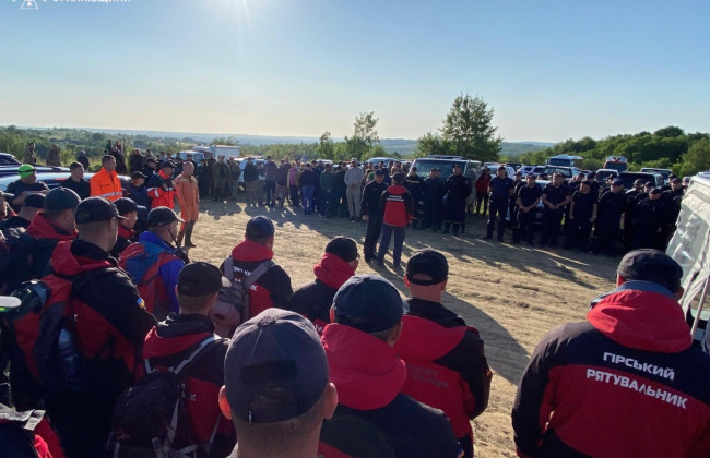 Во Ивано-Франковской области третий день продолжаются поиски 5-летнего мальчика, пропавшего в лесу