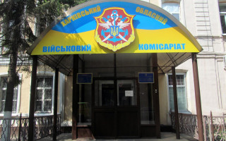 В Харькове мужчина выпал из окна третьего этажа ТЦК