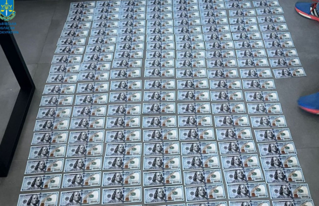 Во Львовской области задержали дельца, который за $18500 обещал изготовить фиктивные документы для пересечения границы