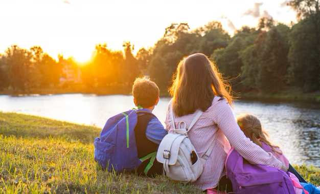 Может ли женщина с двумя детьми до 15 лет от разных мужчин воспользоваться правом на дополнительный отпуск — разъяснение