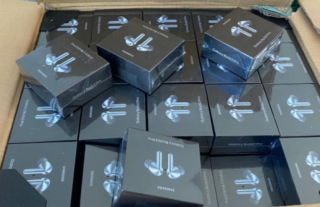 Пограничники разоблачили пенсионера, который вез из Польши наушников на 3 млн грн