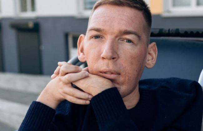 Донатный скандал: активист Гусаков выехал из Украины – полиция ищет его след