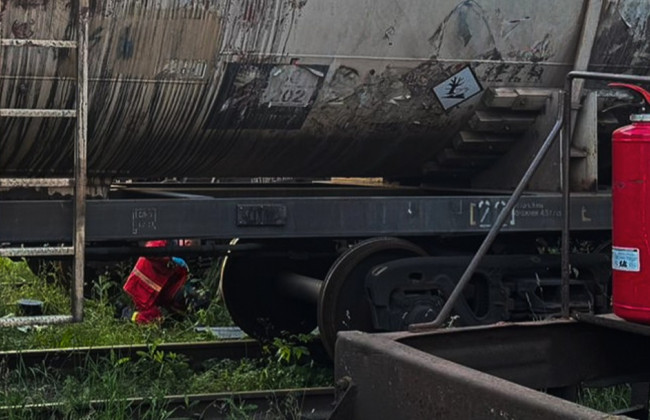 На Винниччине подросток получил сильный удар током на крыше грузового вагона