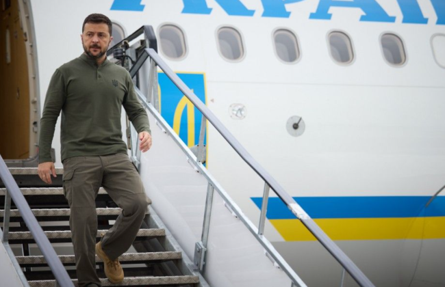 Владимир Зеленский прибыл в Британию, где встретится с королем Чарльзом III и премьером Стармером