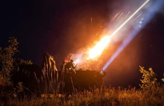 Пуля ПВО залетела в кровать киевлянина во время ночной атаки РФ, фото
