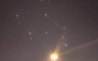 Іран запустив ракети по базах США у Катарі, відео