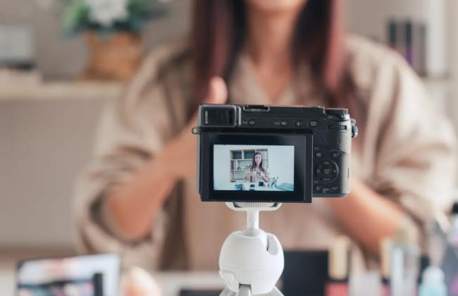 Індійська блогерка втекла від чоловіка і поскаржилась у поліцію — він не дозволяв знімати рілси та змушував прибирати