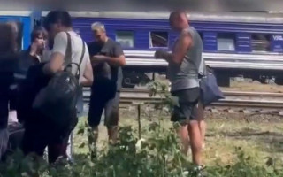 Через ракетний обстріл Дніпра пошкоджено поїзд Одеса — Запоріжжя