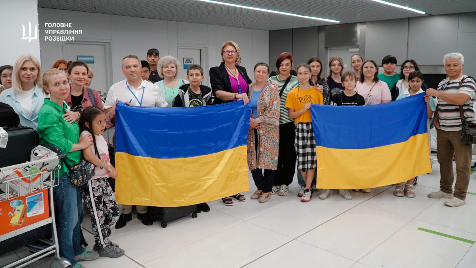 З Ірану евакуювали 31 українця, серед них — 14 дітей: фото