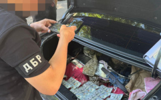 Військовослужбовця затримали за організацію каналу втечі СЗЧшників за кордон до Молдови