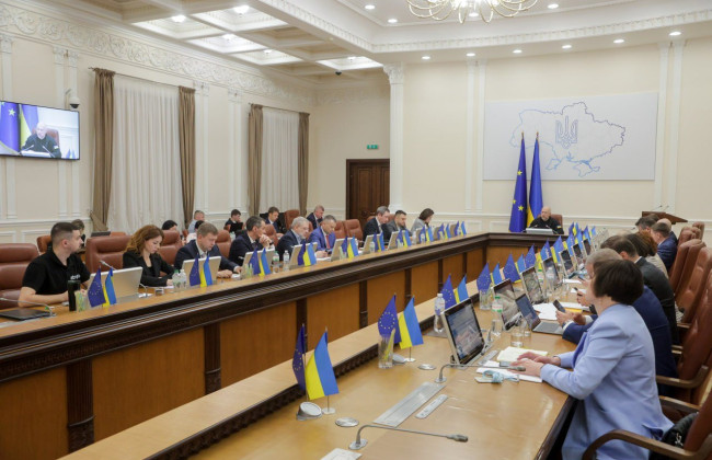 Депутаты предлагают исключить норму о недопустимости прекращения полномочий Кабмина в период действия военного положения