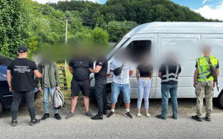 На Закарпатье супруги перевозили уклонистов к границе под видом доставки хлеба
