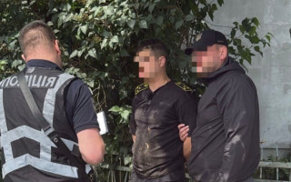 Брал 2% от суммы — разоблачили таможенника, который помогал вывозить валюту из страны