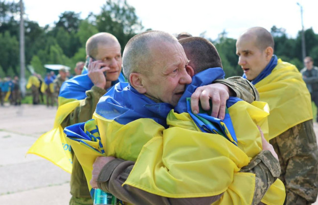 Украина вернула из плена группу воинов ВСУ, Нацгвардии и ГПСУ
