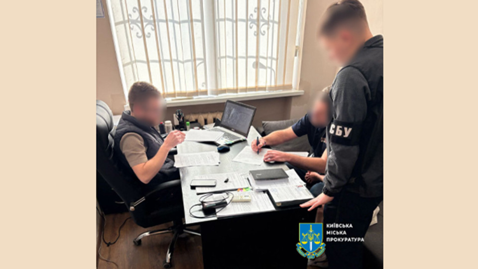 2,2 млн гривень працівникам за кордон – посадовця держустанови судитимуть за розтрату грошей на зарплати
