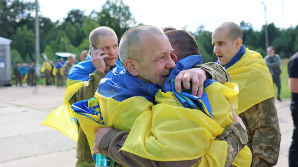 Україна повернула з полону групу воїнів ЗСУ, Нацгвардії та ДПСУ