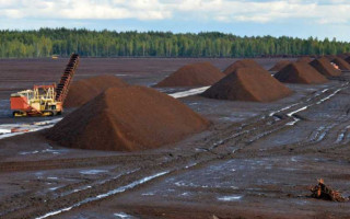 Украинцам объяснили, можно ли выйти на пенсию раньше 60 лет при работе на предприятии по добыче торфа