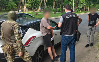 В Одесі затримали чоловіка, який за 40 тис грн хотів купити секретні військові розробки
