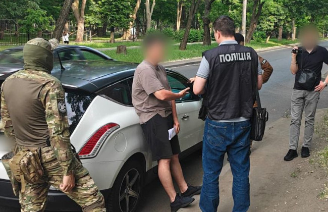 В Одессе задержали мужчину, который за 40 тыс грн хотел купить секретные военные разработки