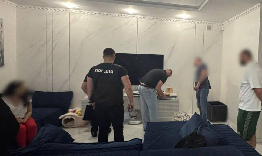 Поліція проводить обшуки у справі щодо можливого шахрайства під час збору коштів для Назарія Гусакова