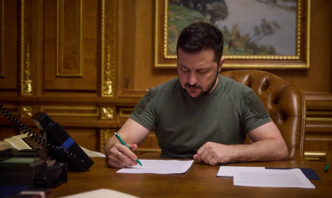 Зеленский ввел новые санкции против РФ: в списке компании, поставляющие компоненты для шахедов