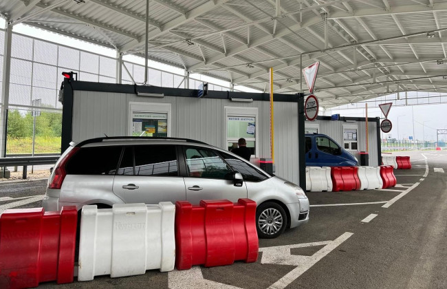 За сутки границу пересекли почти 100 тысяч человек