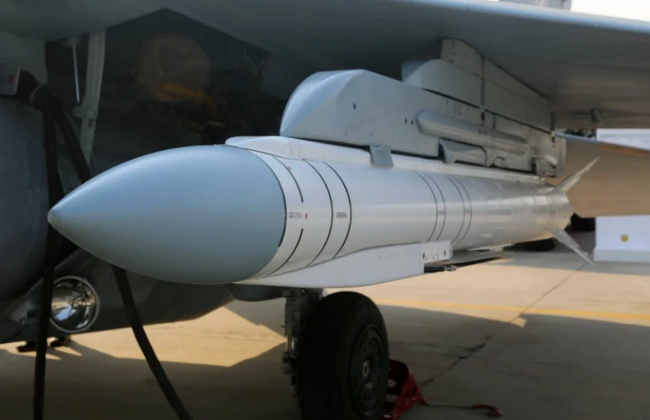 Россияне атаковали Днепр новейшей бомбой-ракетой «Гром-1» — что о ней известно