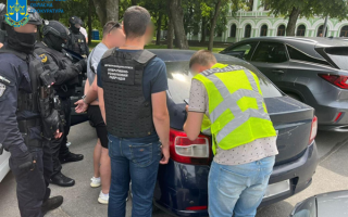 У Житомирі затримали ділка, який обіцяв військовозобов’язаному «інвалідність» для виїзду за кордон за 4 тисячі доларів