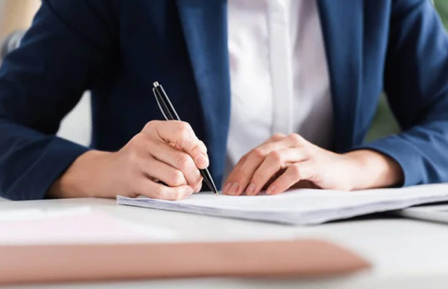 Гоструда объяснила, какие обязательства лиц, принятых на работу