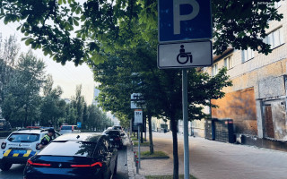 За паркування на місцях для осіб з інвалідністю з початку року оштрафували понад 6 тисяч водіїв
