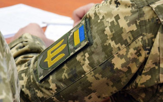 Полиция составила протокол на командира воинской части, потому что он не вышел в течение 15 дней из состава адвокатского объединения – что решил суд