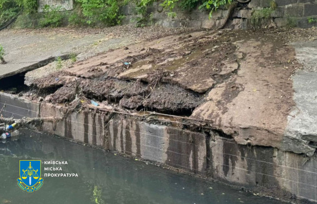 Аміак, феноли і сірководень у річці Либідь – у Києві судитимуть водія асенізаційної машини