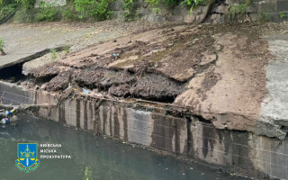 Аммиак, фенолы и сероводород в реке Лыбидь – в Киеве будут судить водителя ассенизационной машины