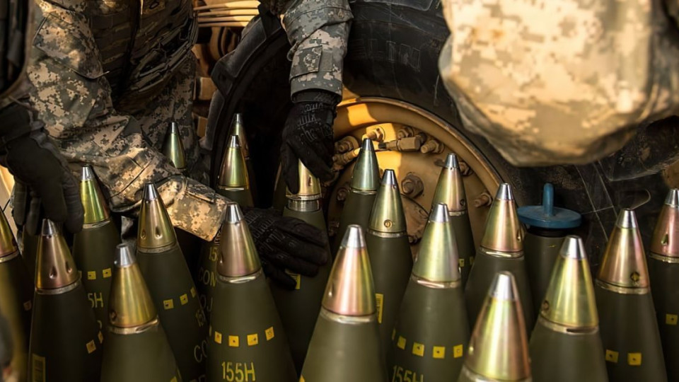 США приостанавливают поставки для Украины некоторых боеприпасов и ракет для ПВО — Politico