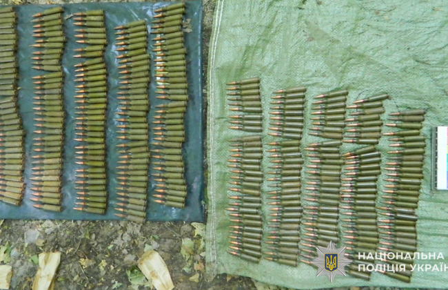 400 набоїв у кишені — у 20-річного жителя Чорткова знайшли боєприпаси до автомата Калашникова, фото
