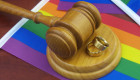 Суд установил наличие брачных отношений между двумя мужчинами – теперь граждане Украины попытаются воссоединиться за границей как члены семьи