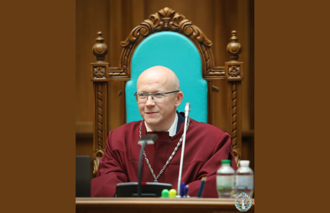 Новоназначенный судья Конституционного Суда Украины Александр Водянников принял присягу