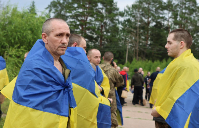 Обмін полоненими: додому повертається молодь, поранені та тяжкохворі українські захисники, фото