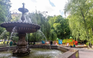В Киеве возобновил работу исторический фонтан в Литературном сквере