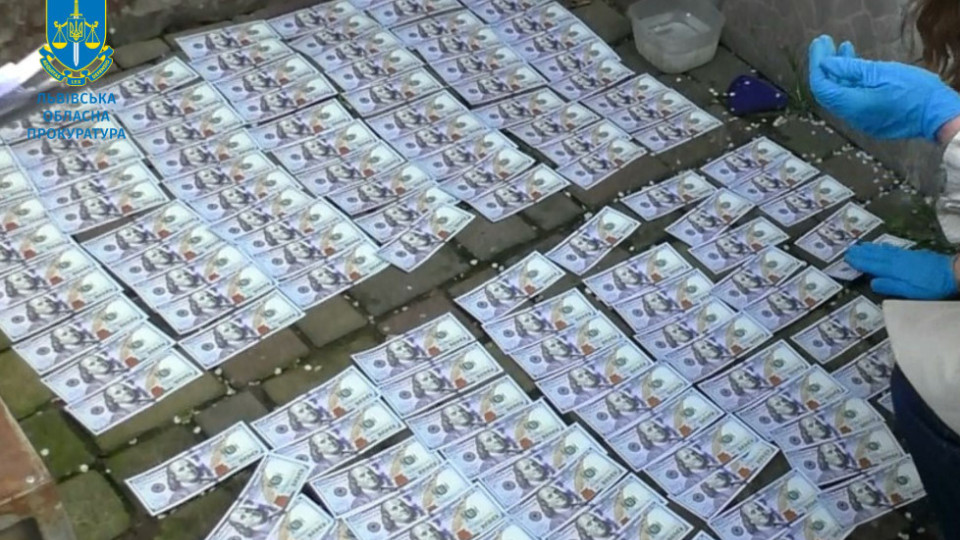 $13500 за «квиток» через кордон — на Львівщині затримали ділка