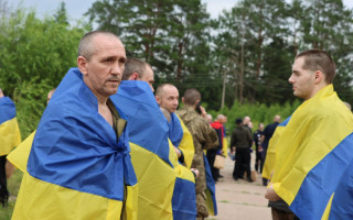 Обмін полоненими: додому повертається молодь, поранені та тяжкохворі українські захисники, фото