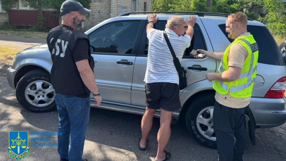 На Миколаївщині викрили лікаря і посередника, які за $3 тисячі обіцяли уникнути служби в армії