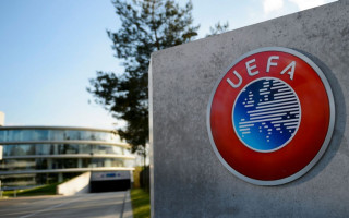 УЕФА оштрафовала «Челси» на €20 млн и «Барселону» на €15 млн