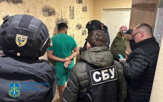 На Дніпропетровщині судитимуть шахраїв, які ошукали родичів військових на 5 млн гривень