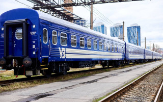 Укрзалізниця попереджає про значні затримки поїздів — причина в аварії на лінії