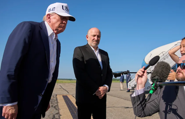 Дональд Трамп пригрозил дополнительными тарифами странам, поддерживающим БРИКС